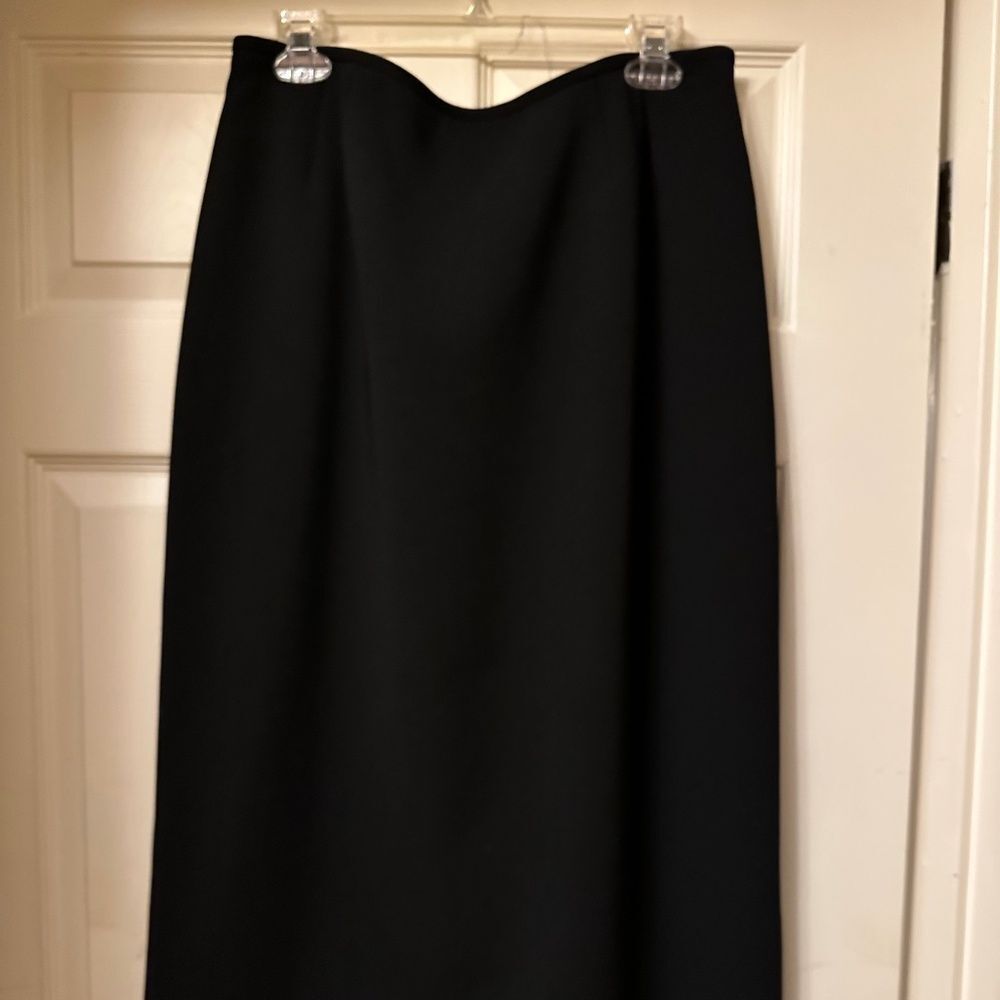 Le Suit Women’s Black Midi Skirt Size 14 – Classic Career Wear